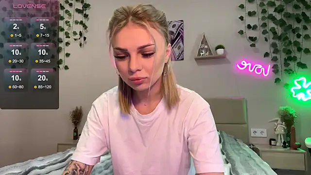 CandyRass online show from May 20, 2026, 9:17 am
