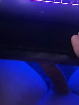 youngcock1639 online show from April 21, 2026, 7:31 pm