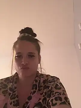 Poppylooloo online show from June 14, 2026, 1:45 pm