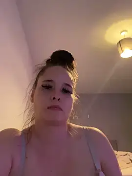 Poppylooloo online show from May 10, 2026, 7:05 pm