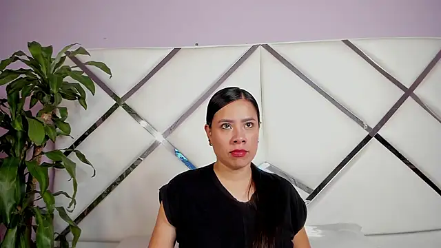 Nicol Alvarez1 online show from May 7, 2026, 9:07 pm