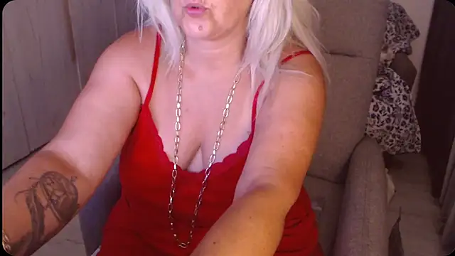 Divineblond online show from July 13, 2026, 12:00 am