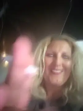 Divineblond online show from June 11, 2026, 7:33 pm