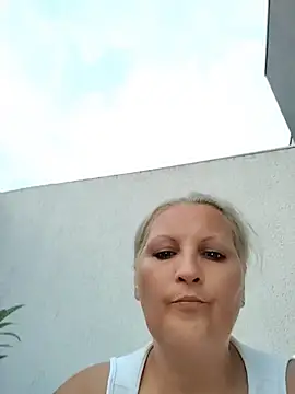 Divineblond online show from July 3, 2026, 6:14 pm