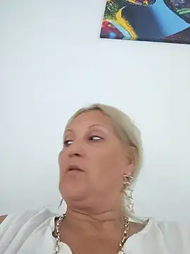 Divineblond online show from July 12, 2026, 11:33 am