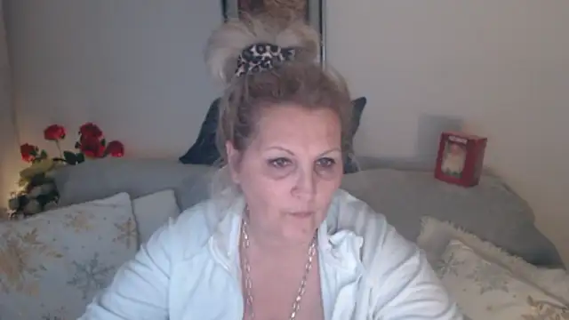 Divineblond online show from March 1, 2026, 9:04 pm