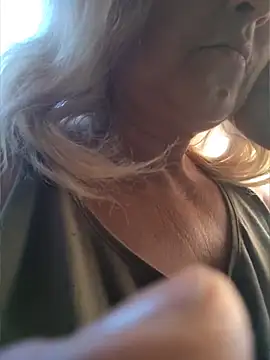 Divineblond online show from June 7, 2026, 5:18 pm