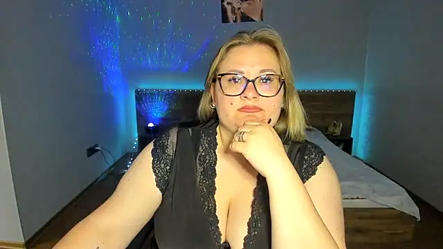 IrenRori online show from May 5, 2026, 6:38 am