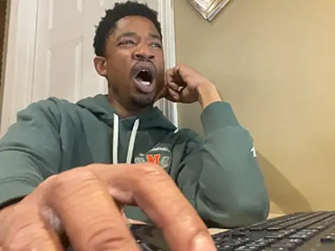 milfandyoungin online show from June 23, 2026, 11:08 am