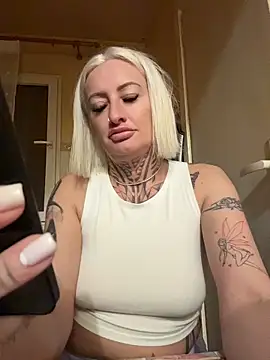 wowblue83 online show from April 23, 2026, 6:20 pm