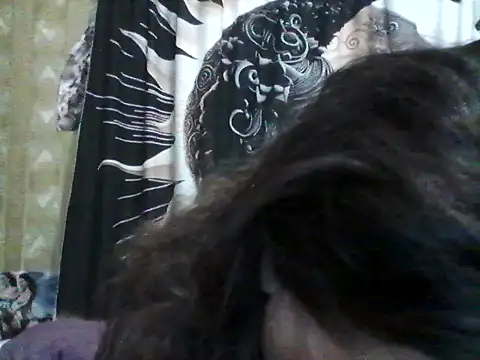 Snapshot of LoaqLovew chatting on June 18, 2026, 7:40 am LoaqLovew online show from June 18, 2026, 7:40 am