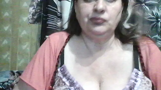 Snapshot of LoaqLovew chatting on June 7, 2026, 7:57 am LoaqLovew online show from June 7, 2026, 7:57 am
