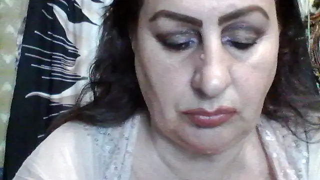 Snapshot of LoaqLovew chatting on May 18, 2026, 9:58 am LoaqLovew online show from May 18, 2026, 9:58 am