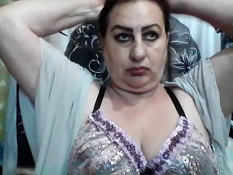 Snapshot of LoaqLovew chatting on June 24, 2026, 8:24 am LoaqLovew online show from June 24, 2026, 8:24 am