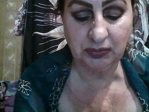 Snapshot of LoaqLovew chatting on July 26, 2026, 10:22 am LoaqLovew online show from July 26, 2026, 10:22 am