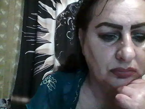 Snapshot of LoaqLovew chatting on July 6, 2026, 10:22 am LoaqLovew online show from July 6, 2026, 10:22 am