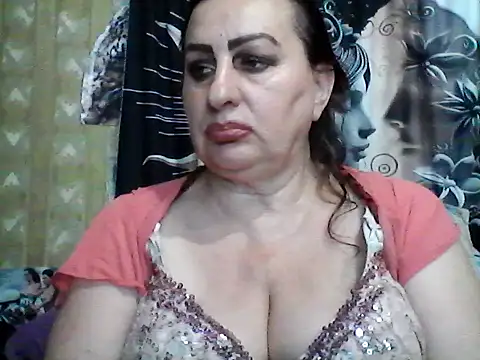 Snapshot of LoaqLovew chatting on June 19, 2026, 12:00 pm LoaqLovew online show from June 19, 2026, 12:00 pm