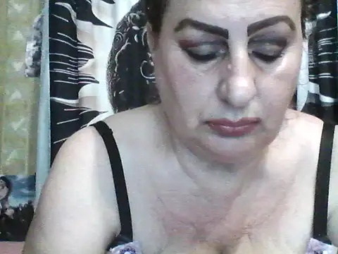 Snapshot of LoaqLovew chatting on June 29, 2026, 11:32 am LoaqLovew online show from June 29, 2026, 11:32 am