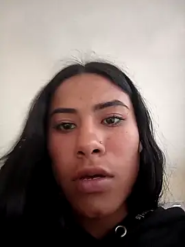 Snapshot of CatalellaVercelli chatting on April 28, 2026, 8:24 pm CatalellaVercelli online show from April 28, 2026, 8:24 pm