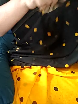 Snapshot of Call_Honey chatting on May 23, 2026, 4:22 am Call Honey online show from May 23, 2026, 4:22 am