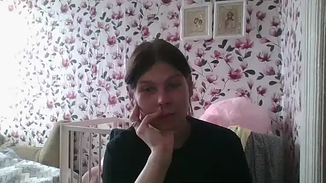 EmmaDavee online show from April 25, 2026, 10:29 am