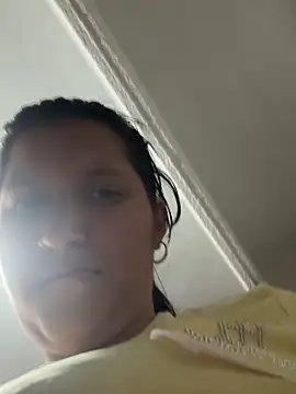Sunshine Mila online show from April 30, 2026, 2:35 pm