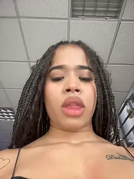 Snapshot of EmmaExoticaXXX chatting on June 30, 2026, 9:26 pm EmmaExoticaXXX online show from June 30, 2026, 9:26 pm