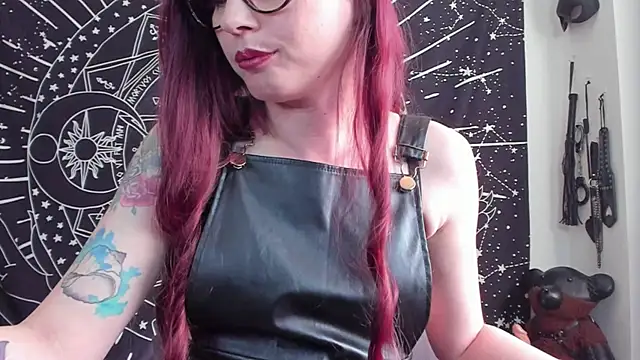 Snapshot of Rebekah_vonKat chatting on April 28, 2026, 1:37 pm Rebekah vonKat online show from April 28, 2026, 1:37 pm