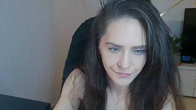 khalessi13 online show from May 1, 2026, 10:26 pm