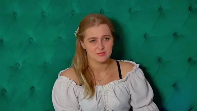 EllaBells online show from July 1, 2026, 5:08 am