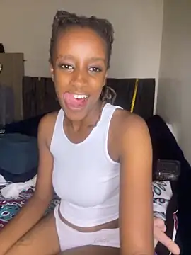 sonnypretty online show from June 3, 2026, 3:06 pm