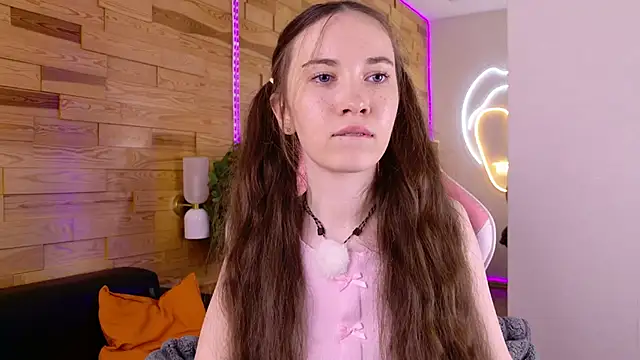 LilaMccoy online show from June 27, 2026, 12:22 pm