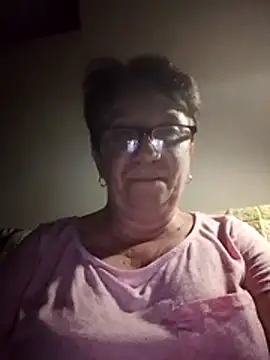 KetQueen101 online show from July 3, 2026, 8:37 pm