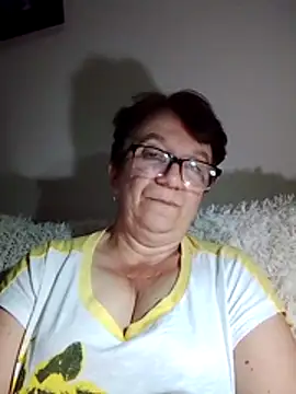 KetQueen101 online show from July 24, 2026, 9:55 pm