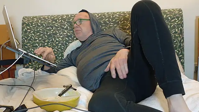 Snapshot of KinkCentral chatting on May 19, 2026, 8:38 pm KinkCentral online show from May 19, 2026, 8:38 pm