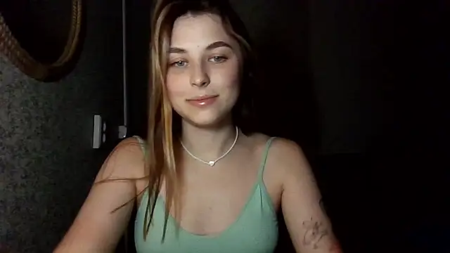Snapshot of Touch_And_Run chatting on July 21, 2026, 7:26 pm Touch And Run online show from July 21, 2026, 7:26 pm