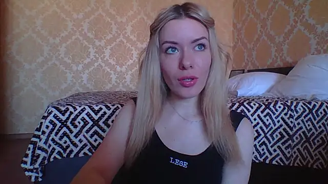 Softy Aura  online show from May 5, 2026, 9:34 am