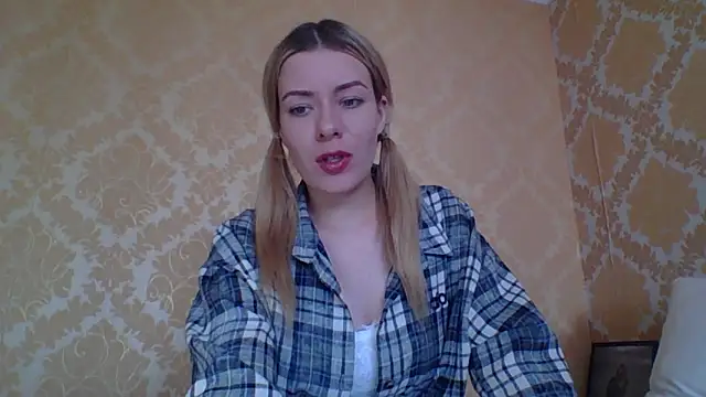 Softy Aura  online show from June 16, 2026, 2:06 pm