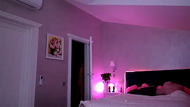 ChristieBlace online show from April 27, 2026, 8:51 pm