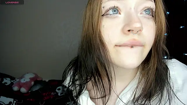 urmelodyy online show from May 7, 2026, 10:02 pm
