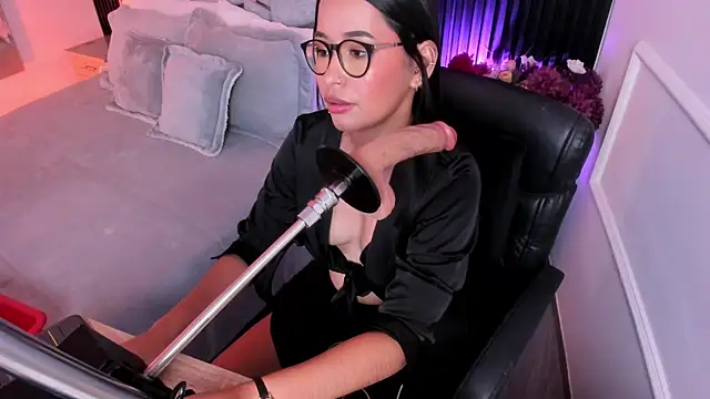 Alessiaspice online show from July 7, 2026, 4:48 am