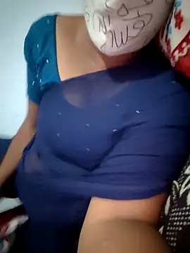 Snapshot of Tamil_Hot_HoneyBee chatting on June 5, 2026, 5:34 am Tamil Hot HoneyBee online show from June 5, 2026, 5:34 am