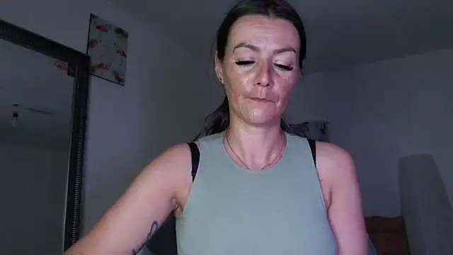missydiorr10 online show from May 12, 2026, 10:32 am