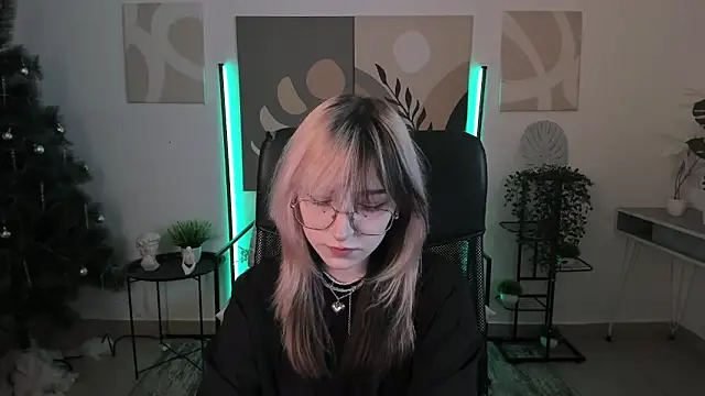 NyxCalderra online show from May 7, 2026, 4:50 am