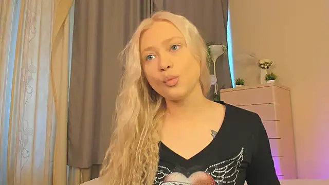 MidnightPoise online show from June 26, 2026, 5:24 am