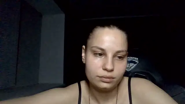  Linsyy ee  online show from June 15, 2026, 7:24 pm