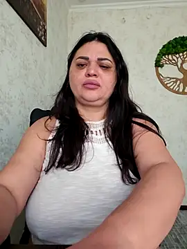 -CUTE-EVVIL- online show from May 8, 2026, 5:55 am