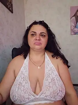 -CUTE-EVVIL- online show from June 7, 2026, 6:46 pm