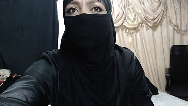 nadia  abaud online show from June 18, 2026, 1:48 am