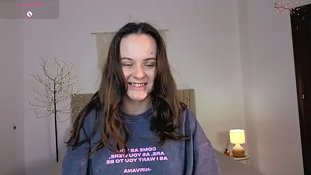 Snapshot of Magic_bunnyy_ chatting on July 6, 2026, 6:31 am Magic bunnyy online show from July 6, 2026, 6:31 am